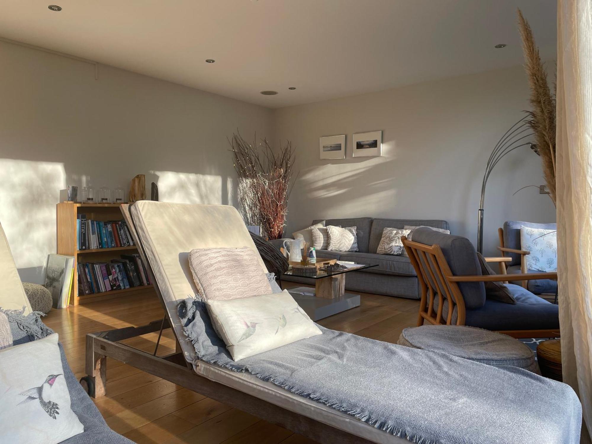 Cosy Cotswold Lodge By Your Home Here - Summer Sale For 3 Plus Nights - Ideal For Families With Log-Burner, Spa, Private Parking And Heated Swimming Pools Ashton Keynes Экстерьер фото